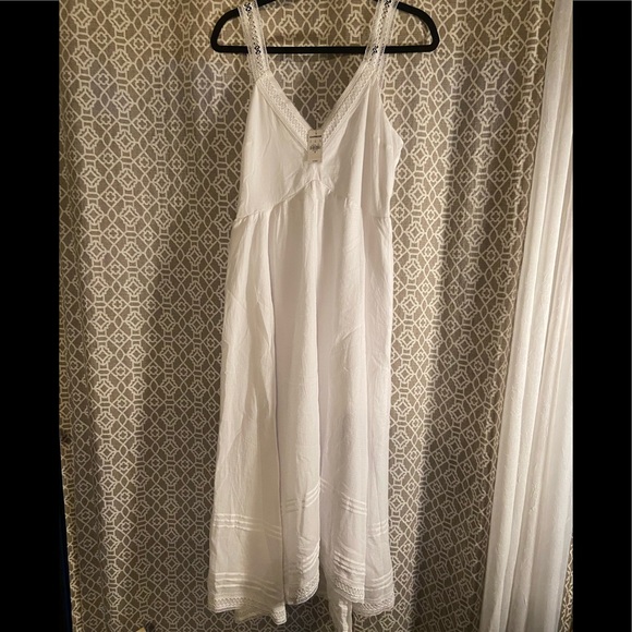 Express Dresses & Skirts - Express White Sun dress